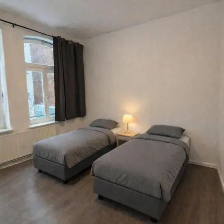 2 Bedroom Apartment, 4 Singlebeds, Near A3 Autobahn